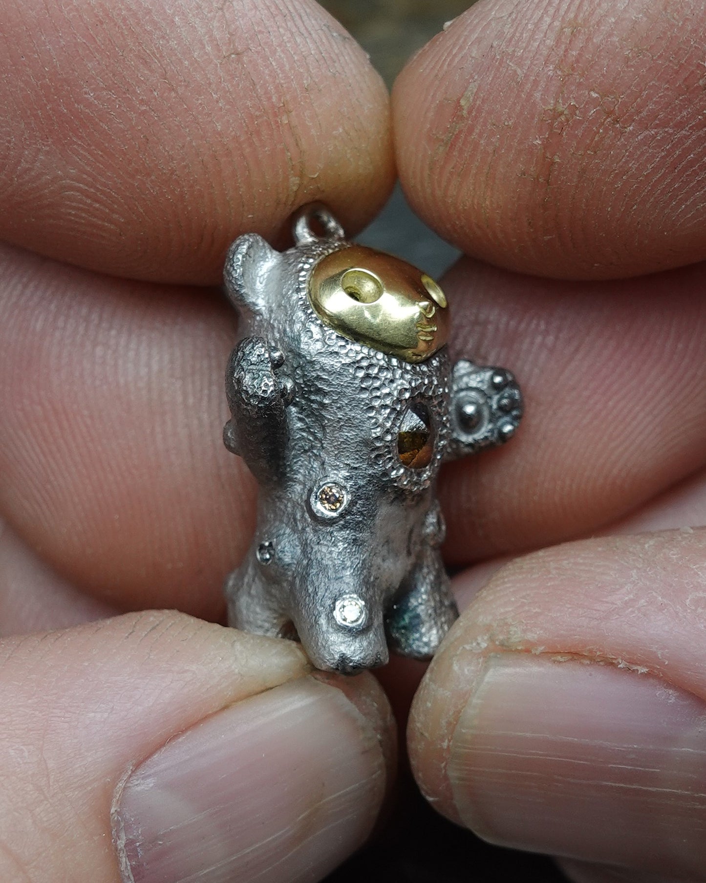 De Bears, Bright Creature Companion Being. © Adrian Ashley