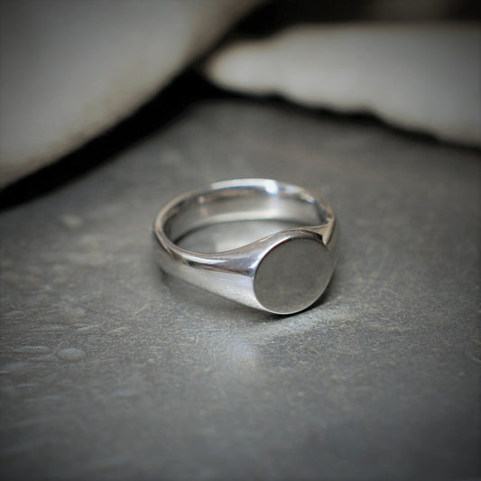 Palladium signet ring, suitable for a Lady or young Gentleman. Handmade in England, with Hallmarks. UK ‘H’, US 4.  *This piece is ready to be shipped*
