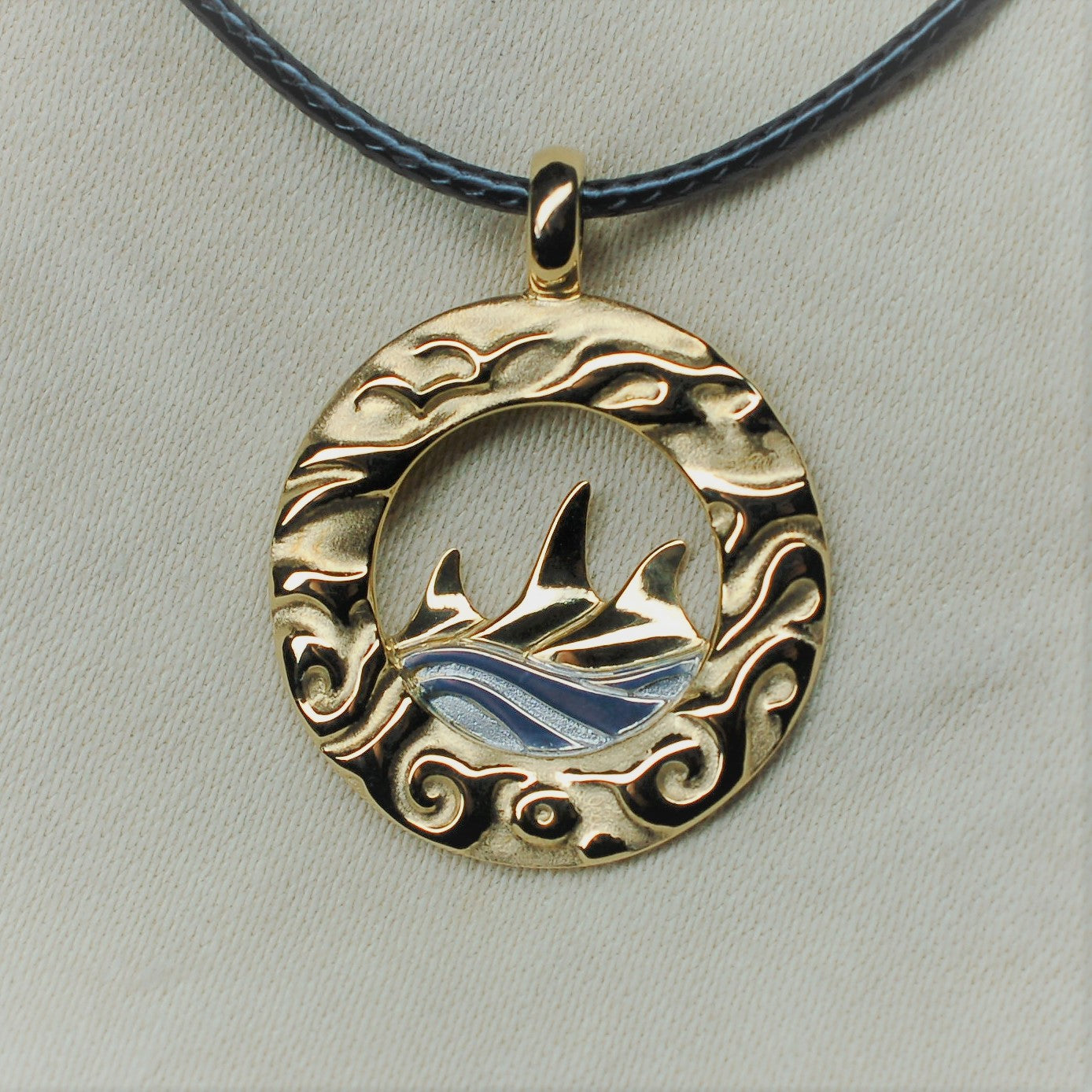 Orca pod necklace, solid gold, killer whale family portrait pendant. Hand made to order © Adrian Ashley
