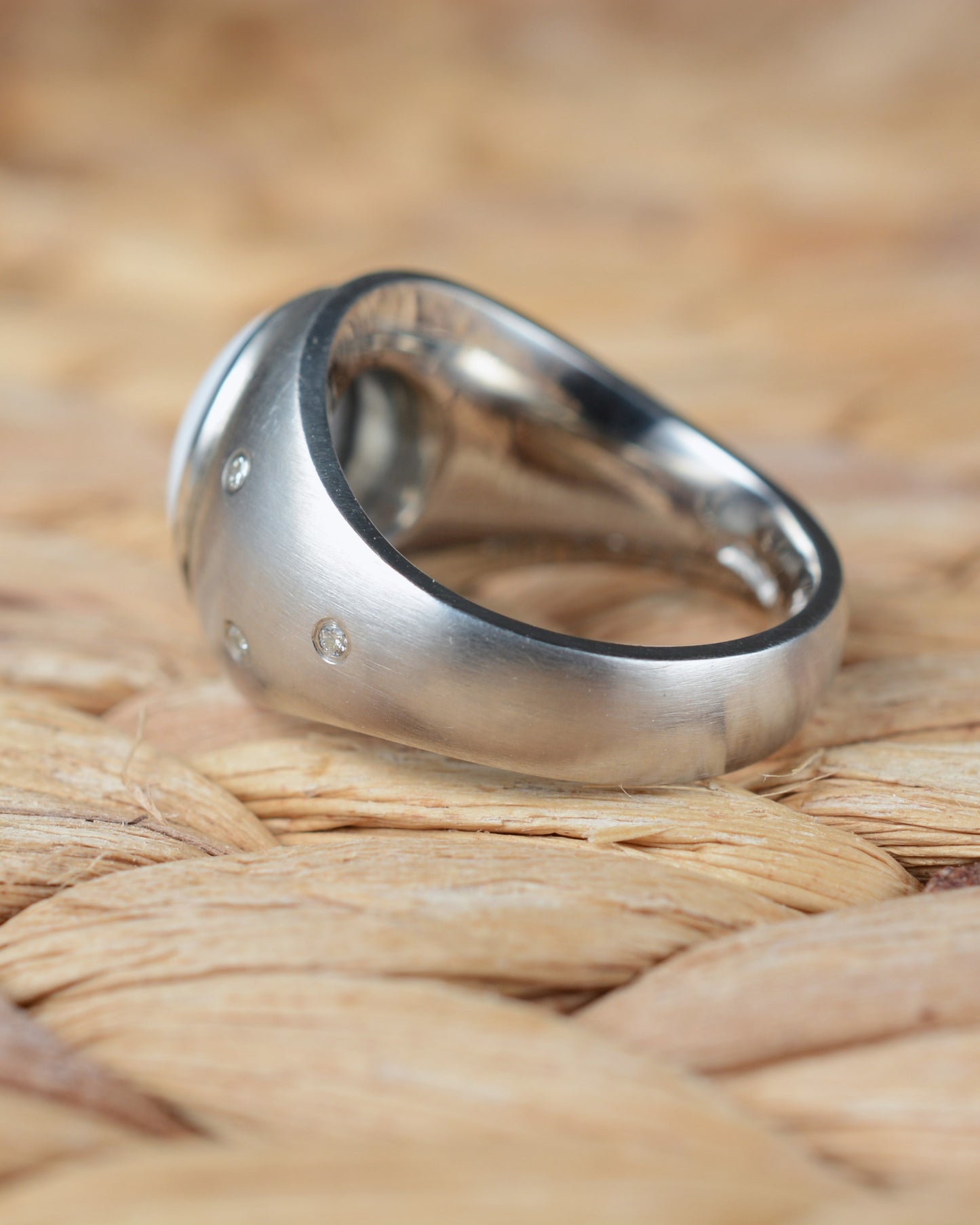 Enamelled badger ring set with diamonds