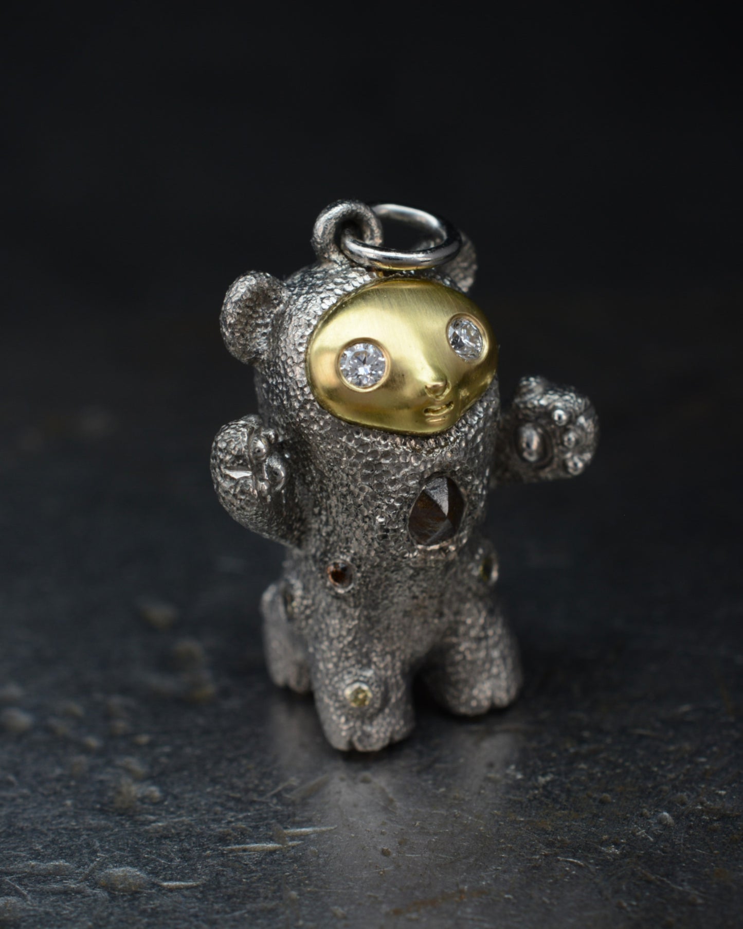 De Bears, Bright Creature Companion Being. © Adrian Ashley