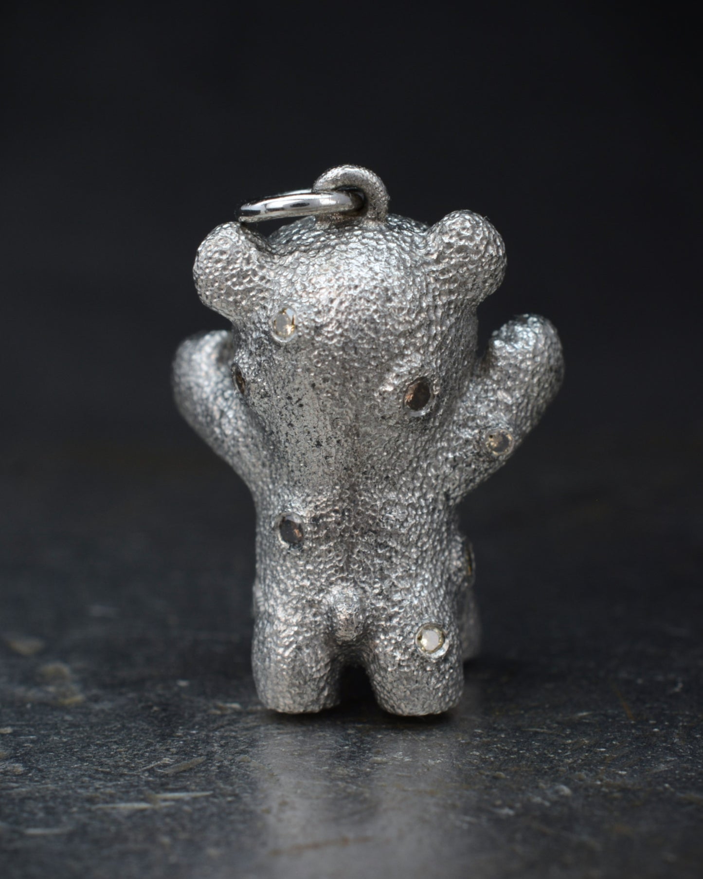 De Bears, Bright Creature Companion Being. © Adrian Ashley