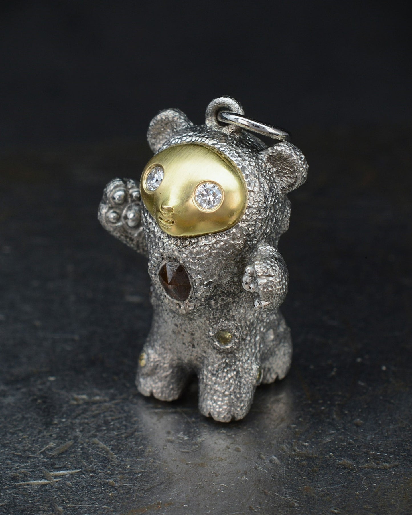 De Bears, Bright Creature Companion Being. © Adrian Ashley