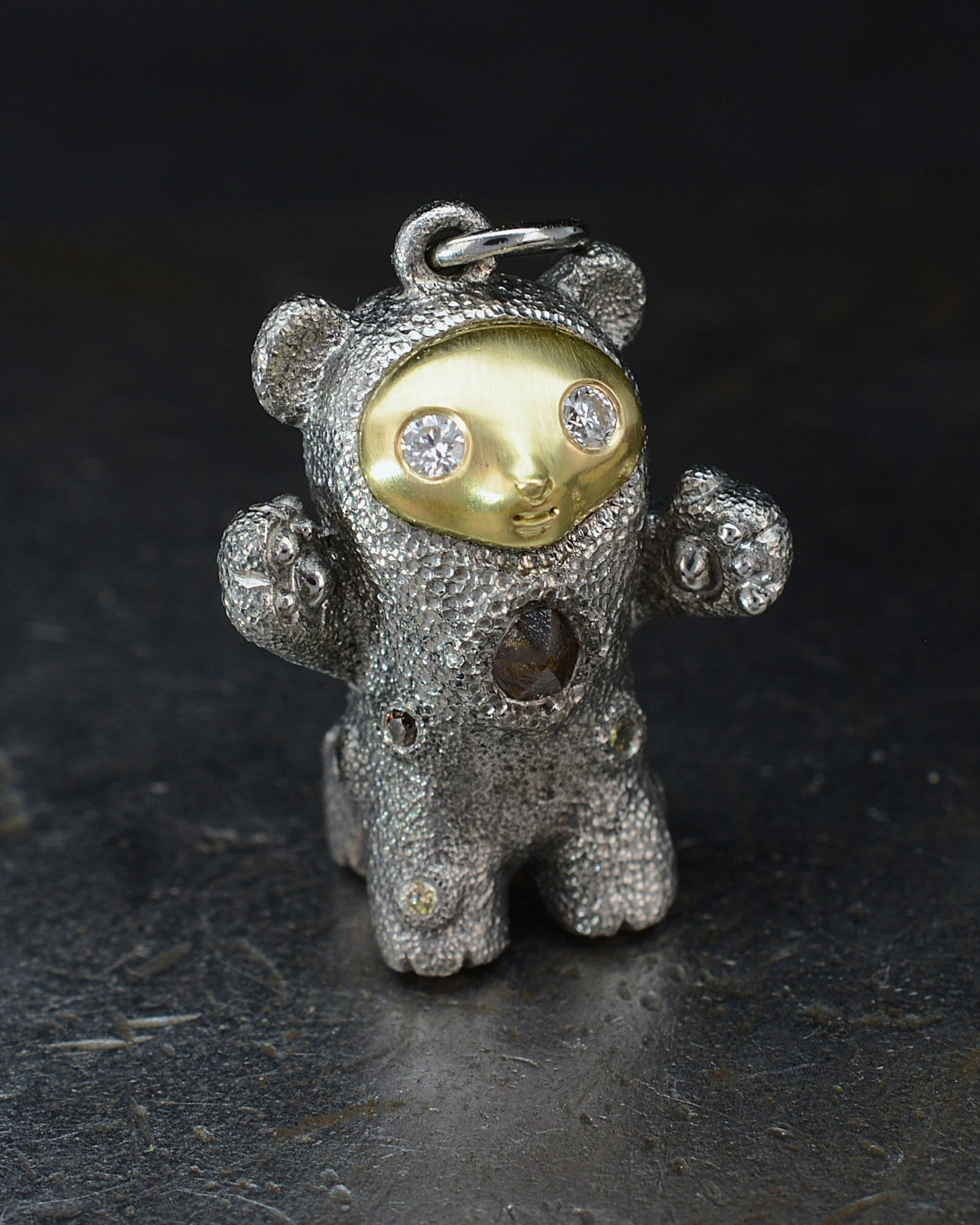 De Bears, Bright Creature Companion Being. © Adrian Ashley