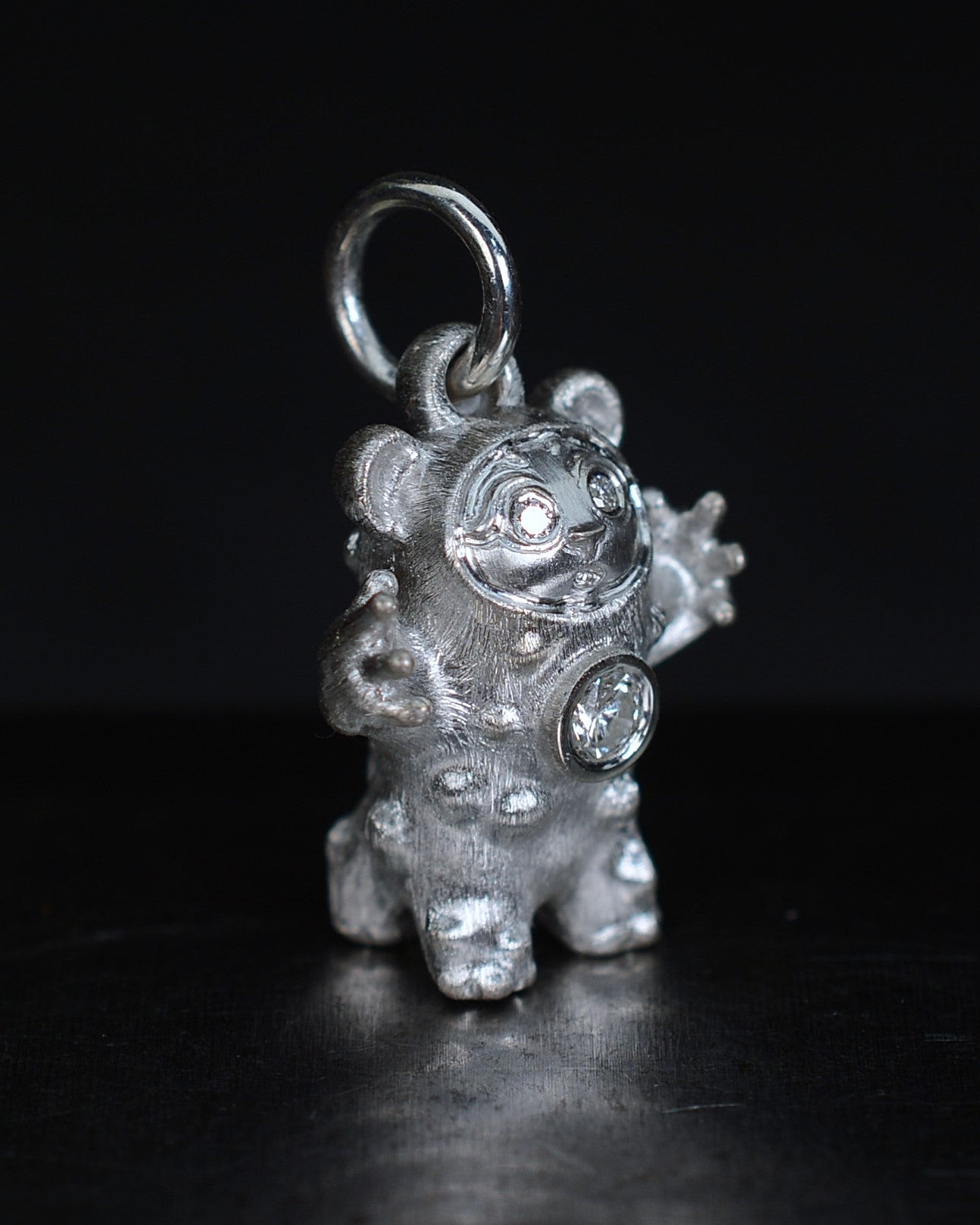 De Bears Cub Bright Creature set with diamonds.