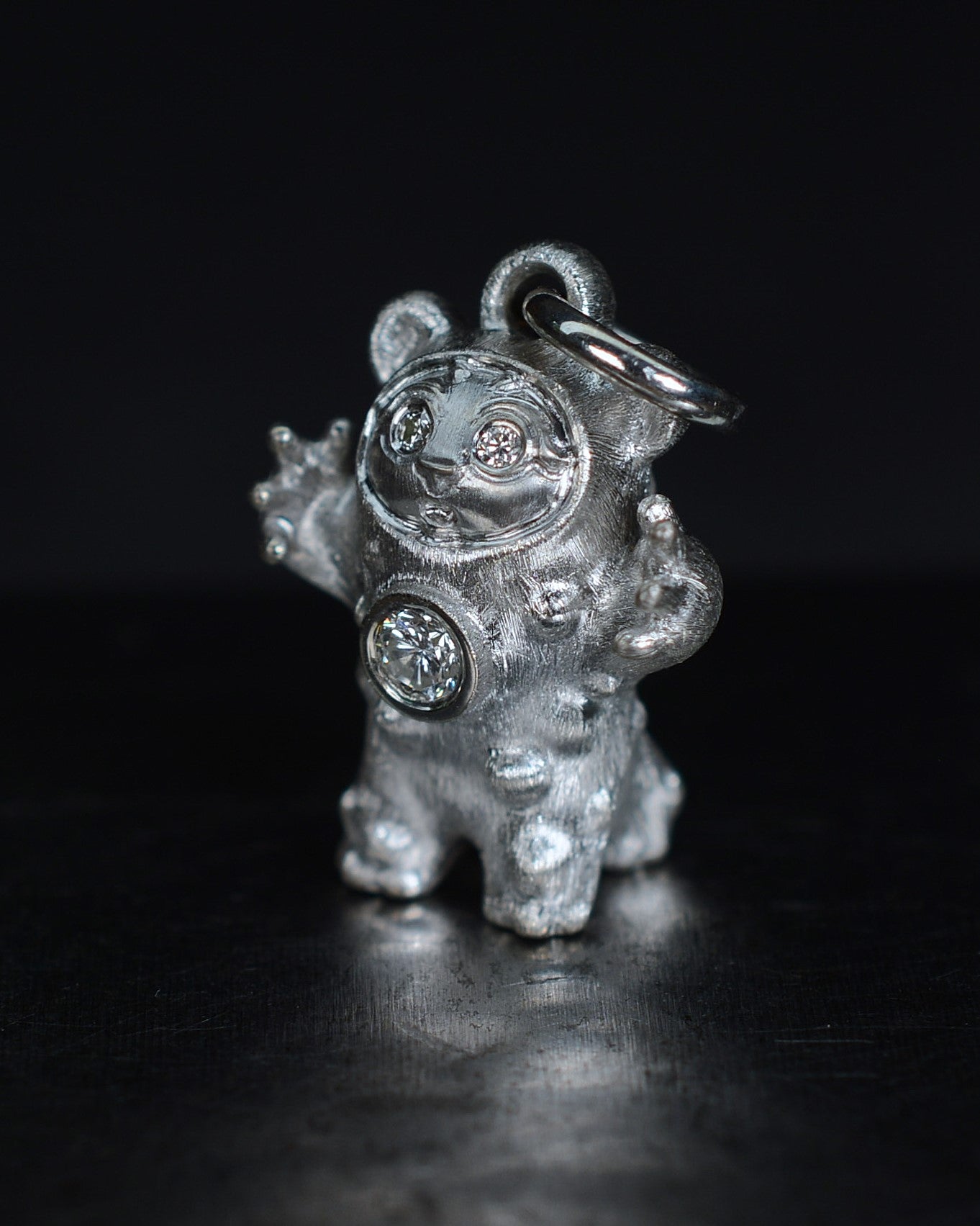 De Bears Cub Bright Creature set with diamonds.