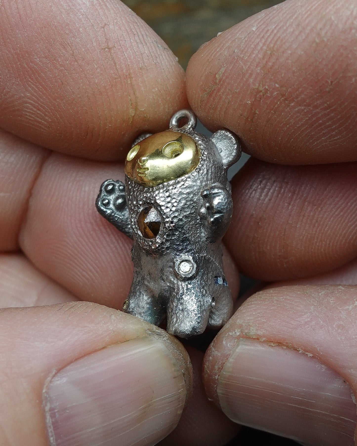 De Bears, Bright Creature Companion Being. © Adrian Ashley