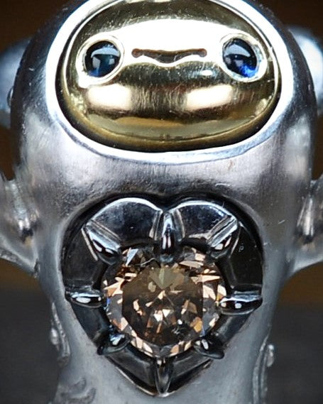 Champagne Heart Creature, Bright Creature Companion Being. © Adrian Ashley