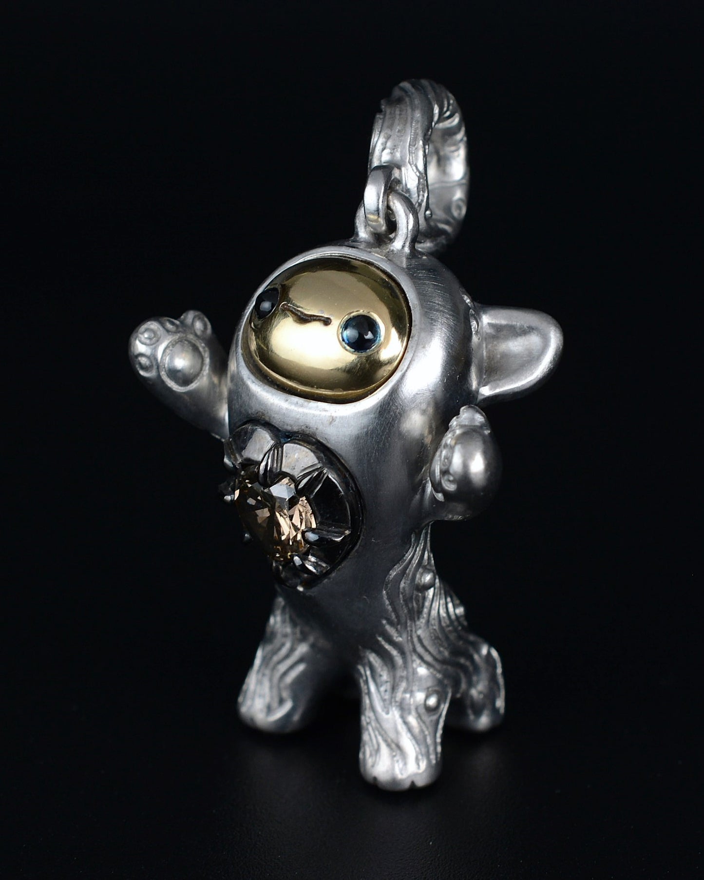 Champagne Heart Creature, Bright Creature Companion Being. © Adrian Ashley