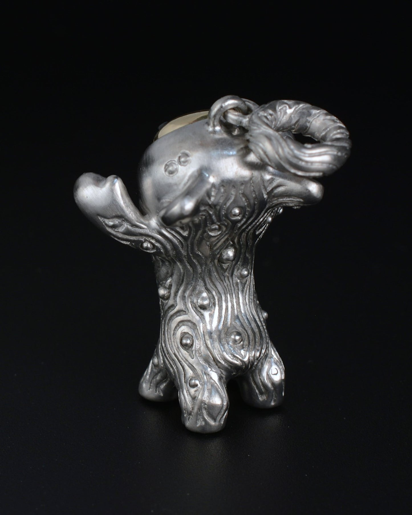 Champagne Heart Creature, Bright Creature Companion Being. © Adrian Ashley