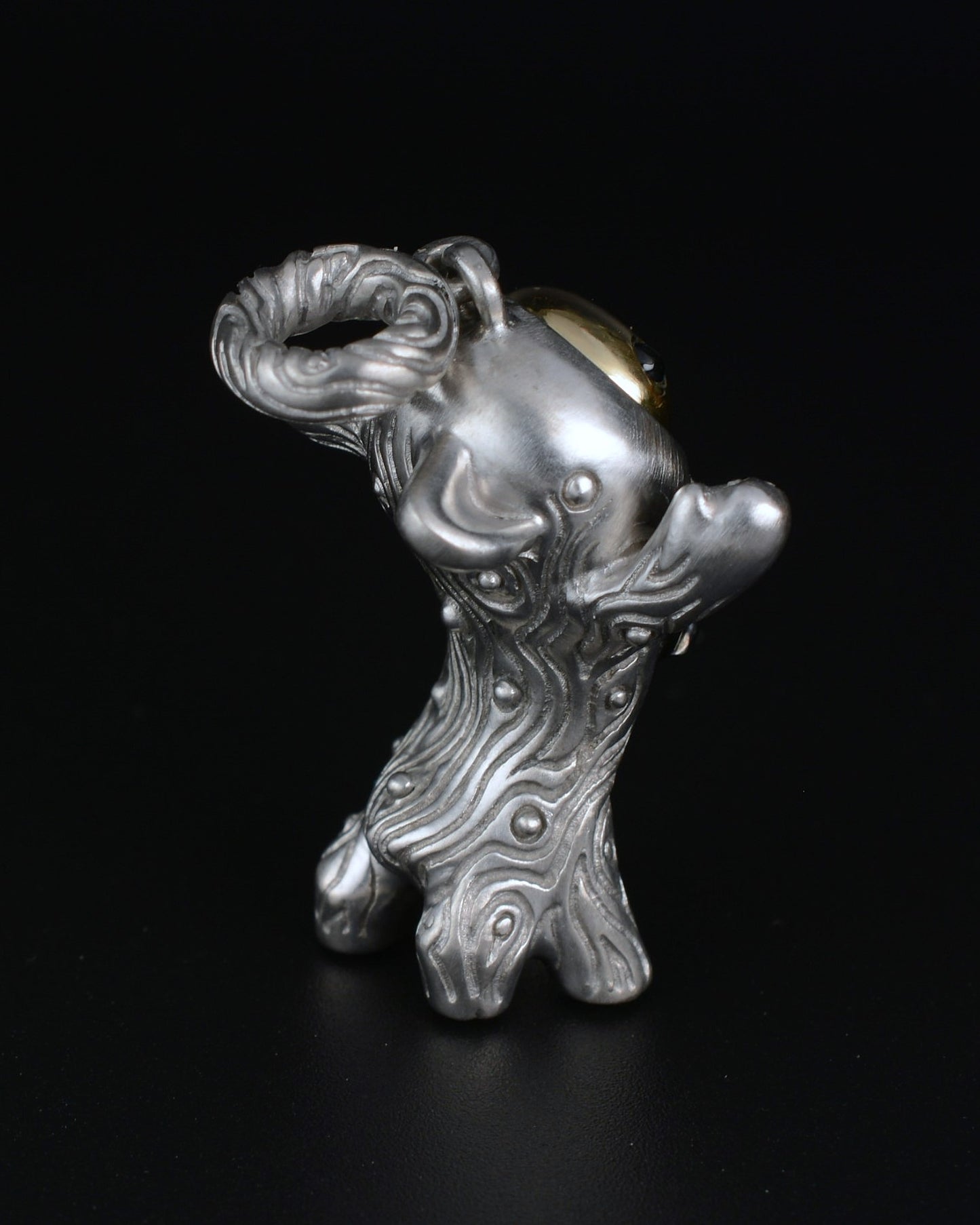 Champagne Heart Creature, Bright Creature Companion Being. © Adrian Ashley