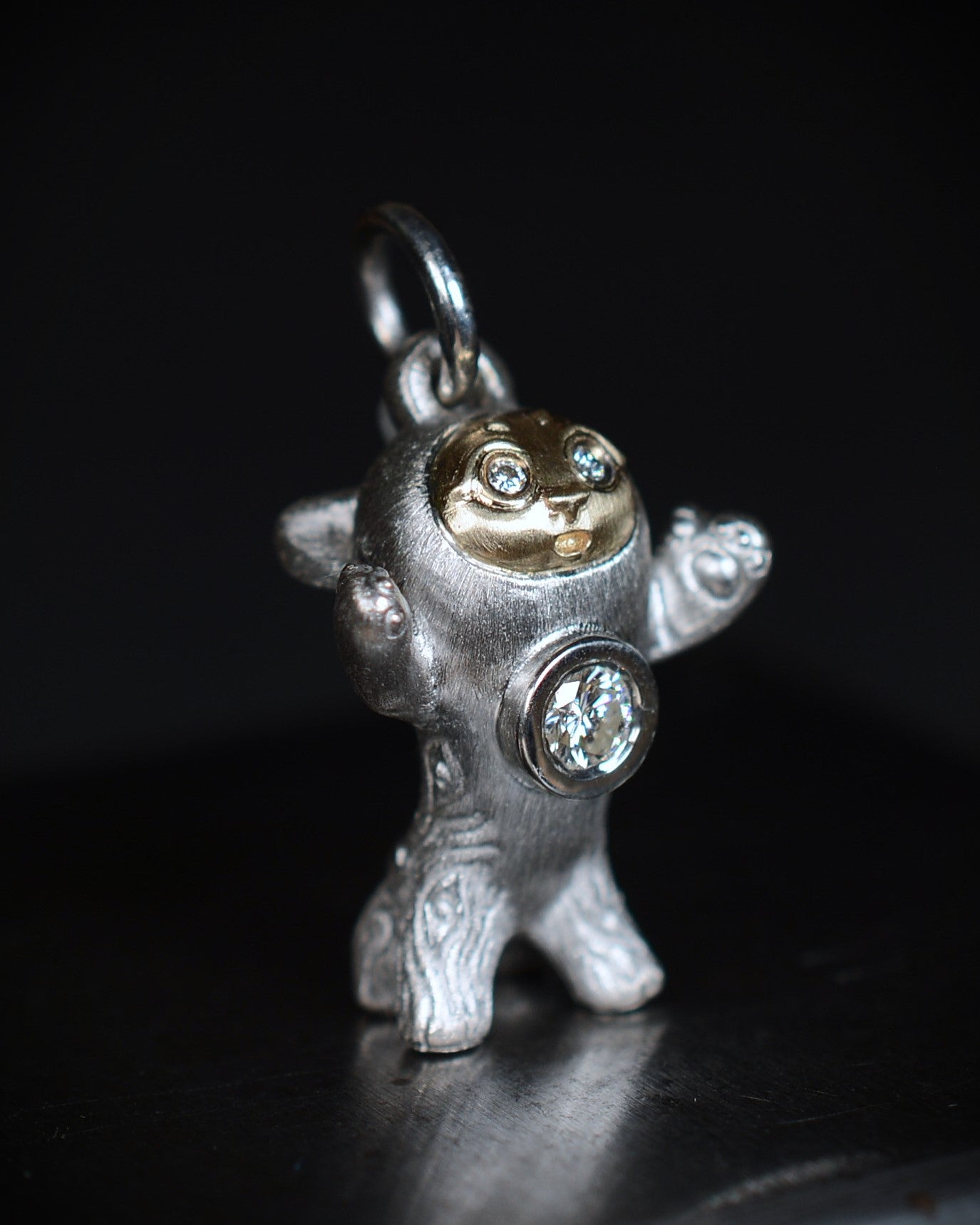 Diamond Heart Cub Bright Creature, with a gold face and diamonds.