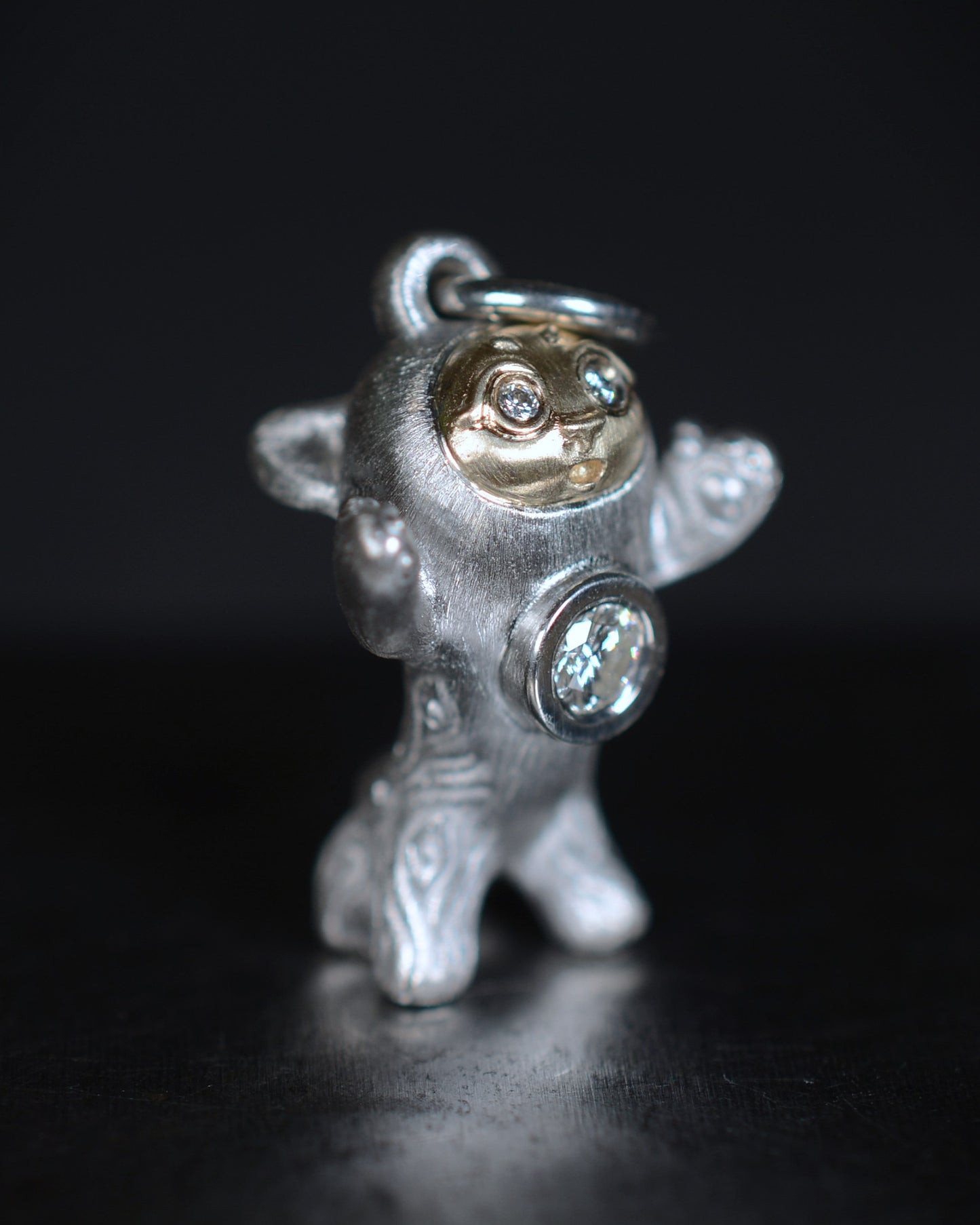 Diamond Heart Cub Bright Creature, with a gold face and diamonds.