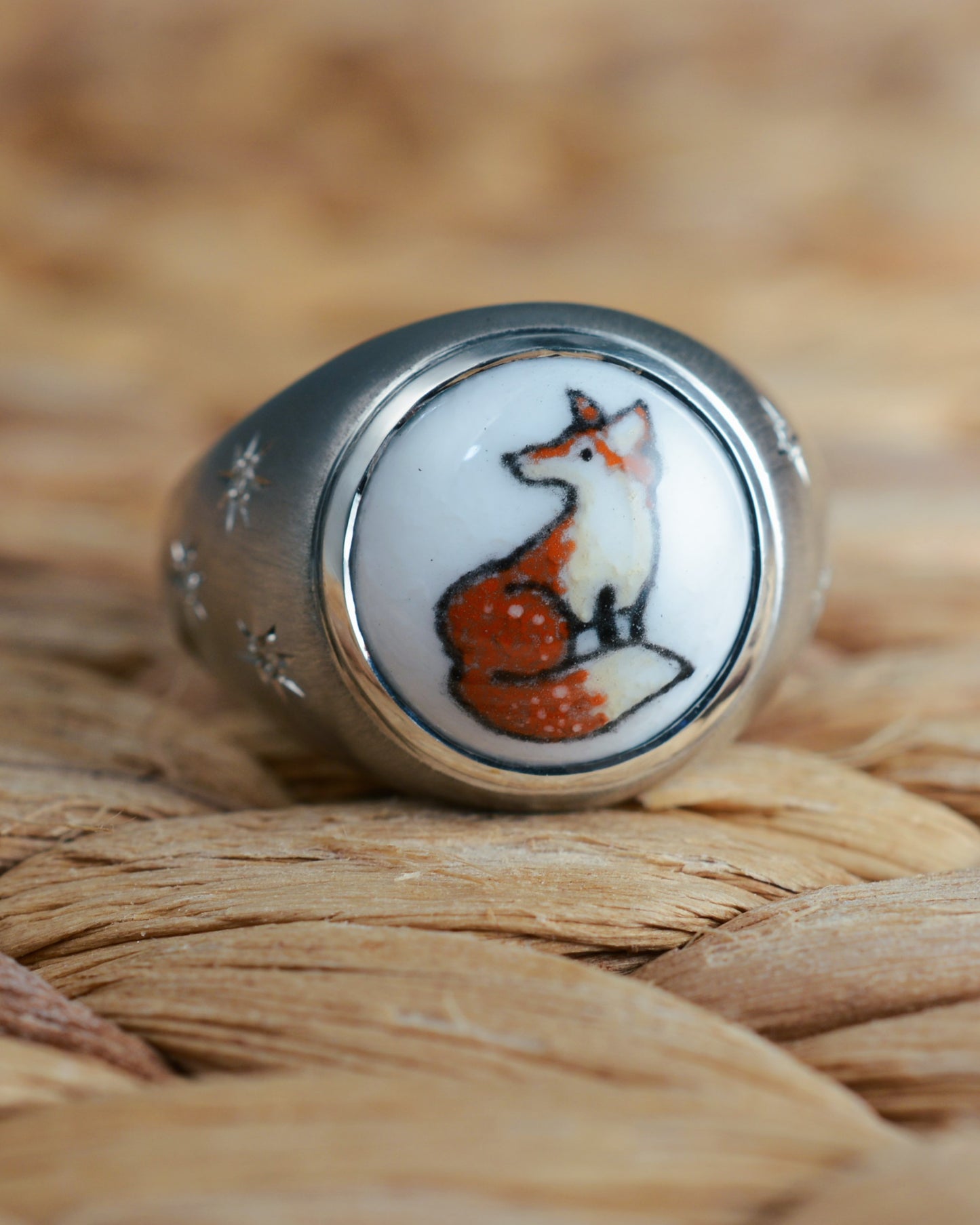 Enamelled fox ring set with diamonds