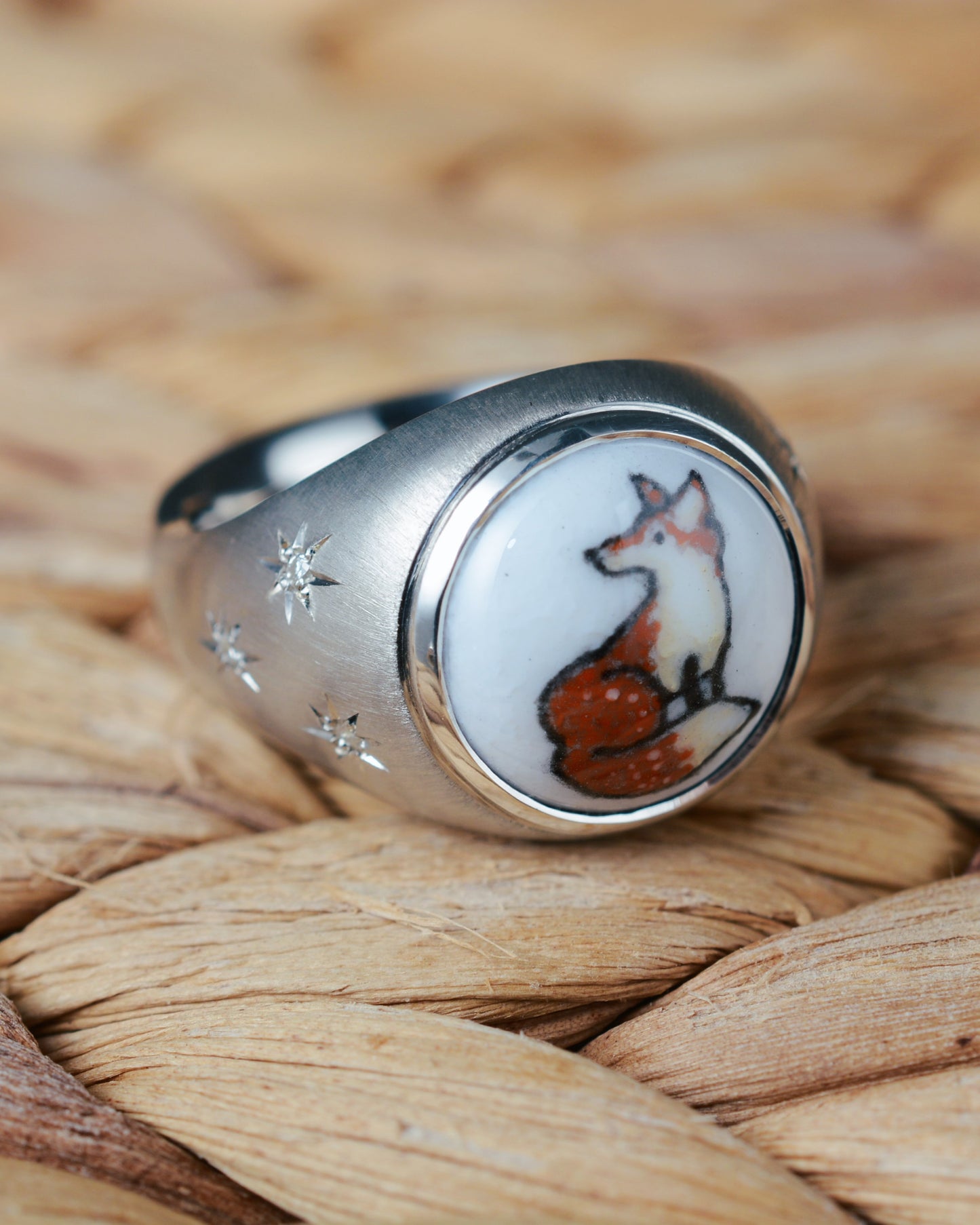 Enamelled fox ring set with diamonds