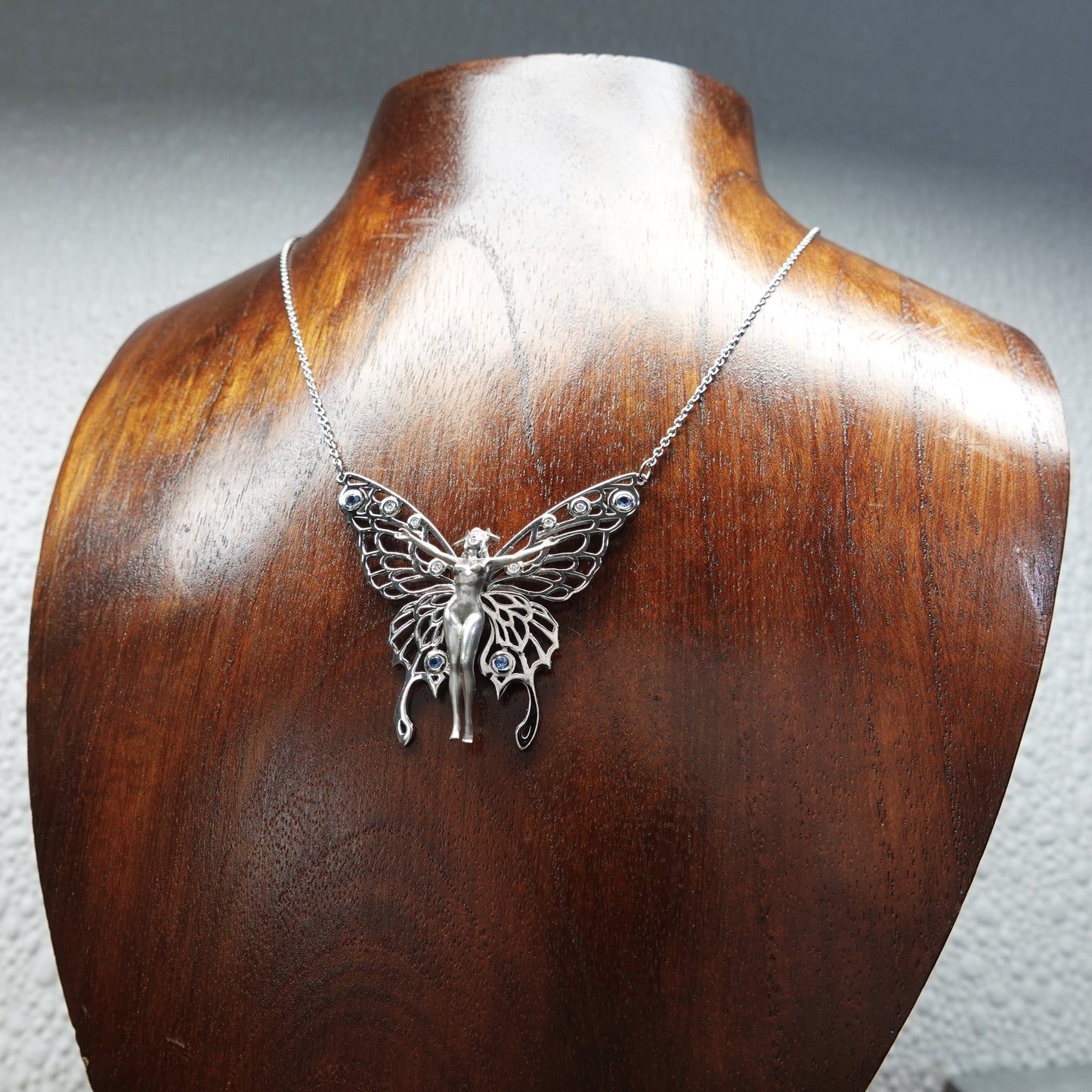 18ct White Gold and diamond FiftySister Seraphina necklace. Hand made to order © Adrian Ashley