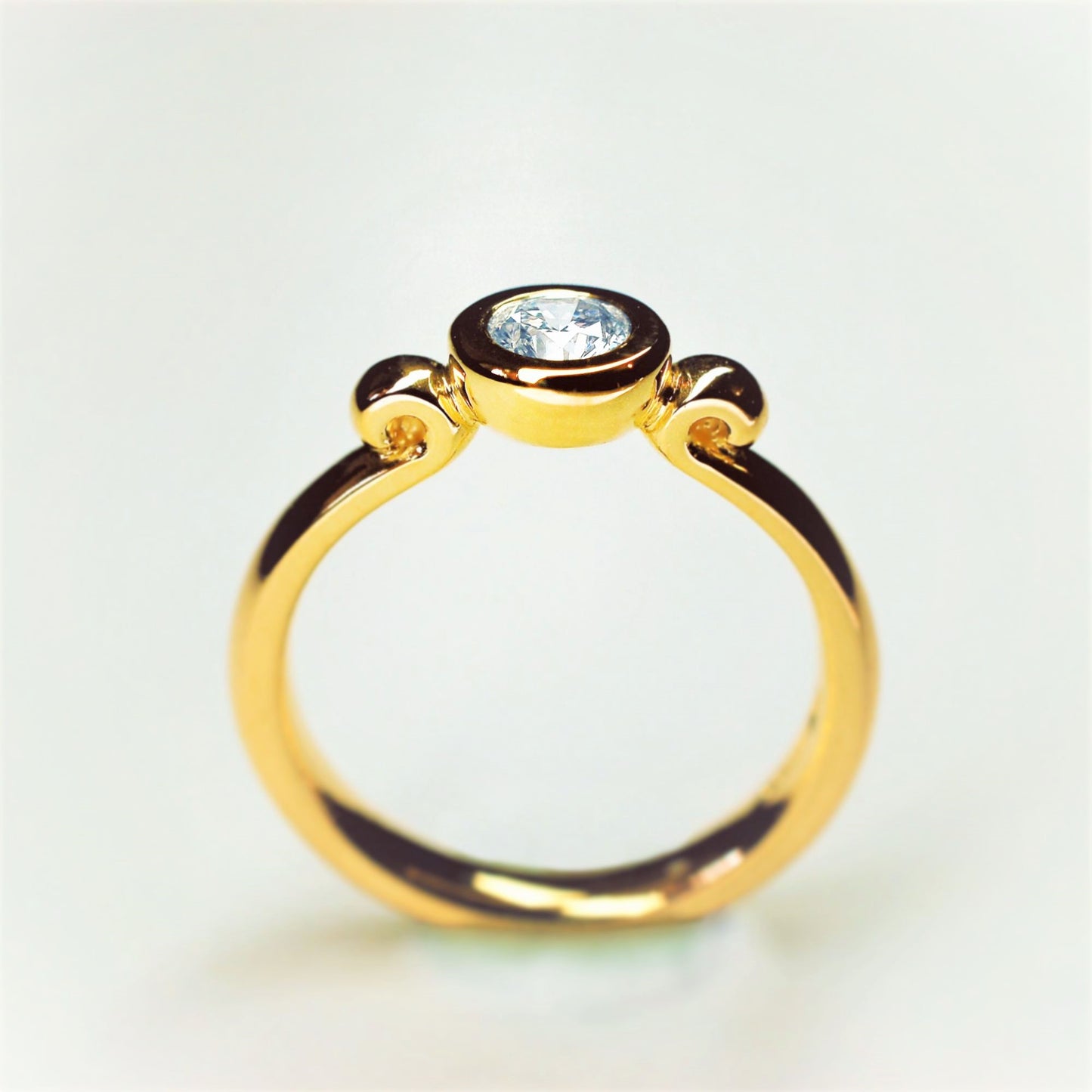 Genuine Fairtrade 18ct gold and cultured 0.25ct diamond, environmentally and ethically responsible hand Made by Adrian Ashley
