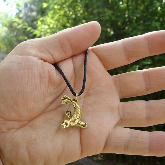 Animal on sale picture necklace